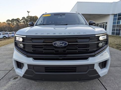 Used 2025 Ford Expedition Active image 2