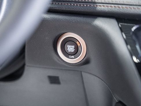 New 2026 Chrysler Pacifica Pinnacle image 24