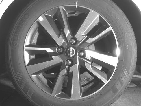 Used 2025 Nissan Versa SV w/ Trunk Package FWD image 14