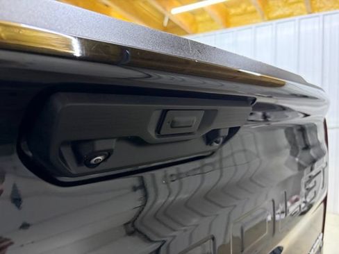Used 2023 Chevrolet Silverado 1500 Custom AWD/4WD image 9