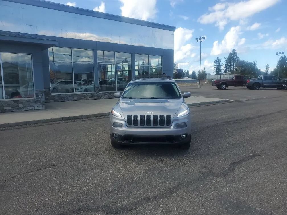 Used 2015 Jeep Cherokee Latitude AWD/4WD image 3