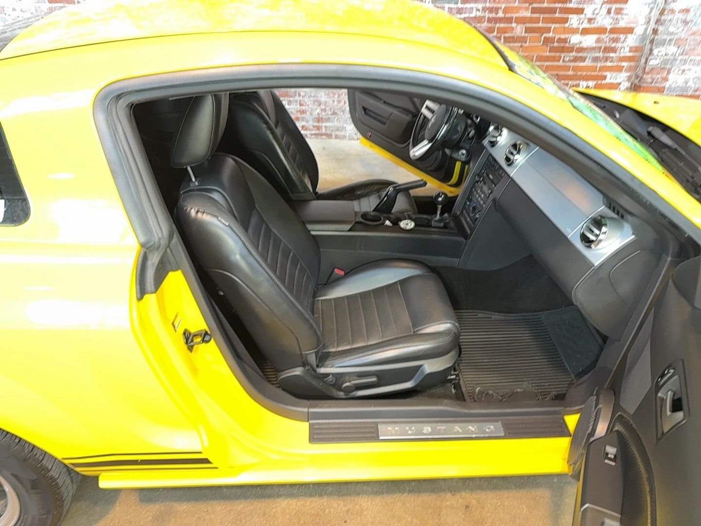 Used 2006 Ford Mustang GT Premium RWD image 62