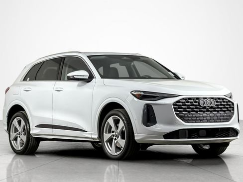 Used 2025 Audi Q5 Premium Plus w/ Premium Plus AWD/4WD image 7