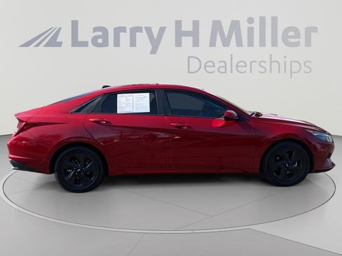 Used 2022 Hyundai Elantra SEL w/ Convenience Package FWD image 7