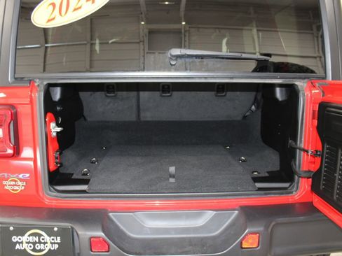 Used 2024 Jeep Wrangler Unlimited Rubicon 4xe image 33