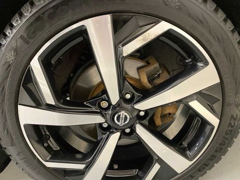 Used 2020 Nissan Rogue Sport SL image 25