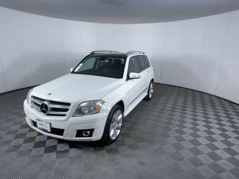 Used 2010 Mercedes-Benz GLK 350 4MATIC image 3