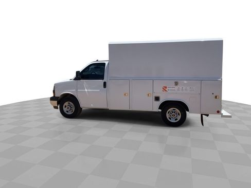 New 2025 GMC Savana 3500 w/ Power Convenience Package image 5