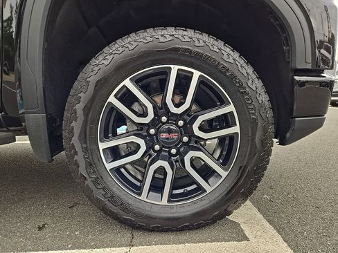 Used 2026 GMC Sierra 1500 AT4 w/ Technology Package AWD/4WD image 11