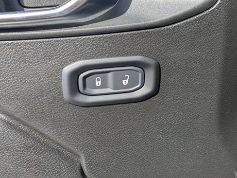 Used 2025 Jeep Wrangler Sport AWD/4WD image 14