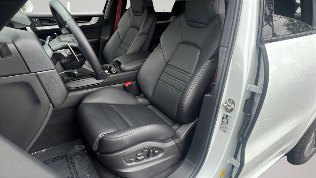 Certified 2026 Porsche Cayenne S AWD/4WD image 15