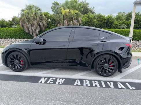 Used 2022 Tesla Model Y Performance AWD/4WD image 1