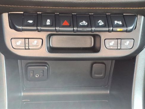 Used 2022 GMC Canyon AT4 w/ Trailering Package image 18