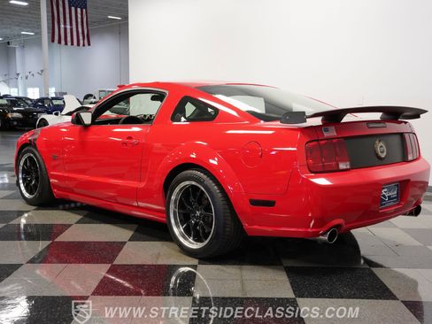 Used 2006 Ford Mustang GT RWD image 10