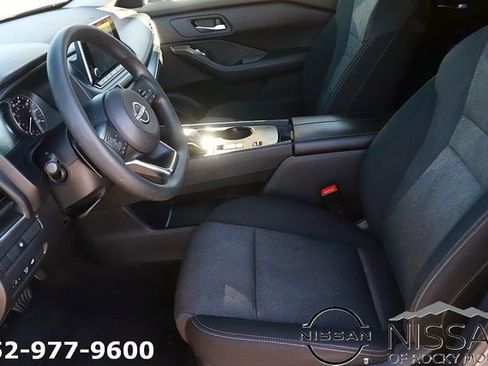 Used 2024 Nissan Rogue SV FWD image 13