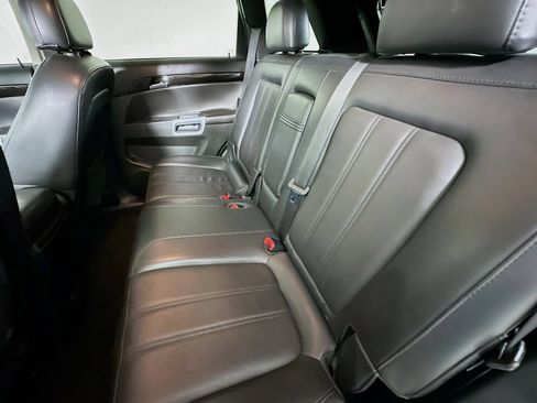 Used 2015 Chevrolet Captiva Sport LTZ FWD image 4