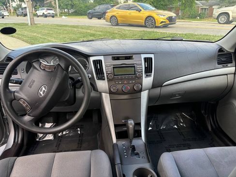 Used 2010 Hyundai Sonata GLS FWD image 9