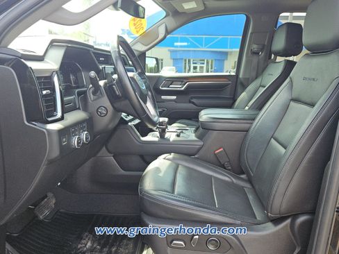 Used 2024 GMC Sierra 1500 Denali AWD/4WD image 10