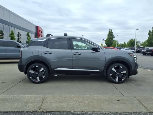 New 2026 Nissan Kicks SR w/ Cold Weather Package AWD/4WD image 8