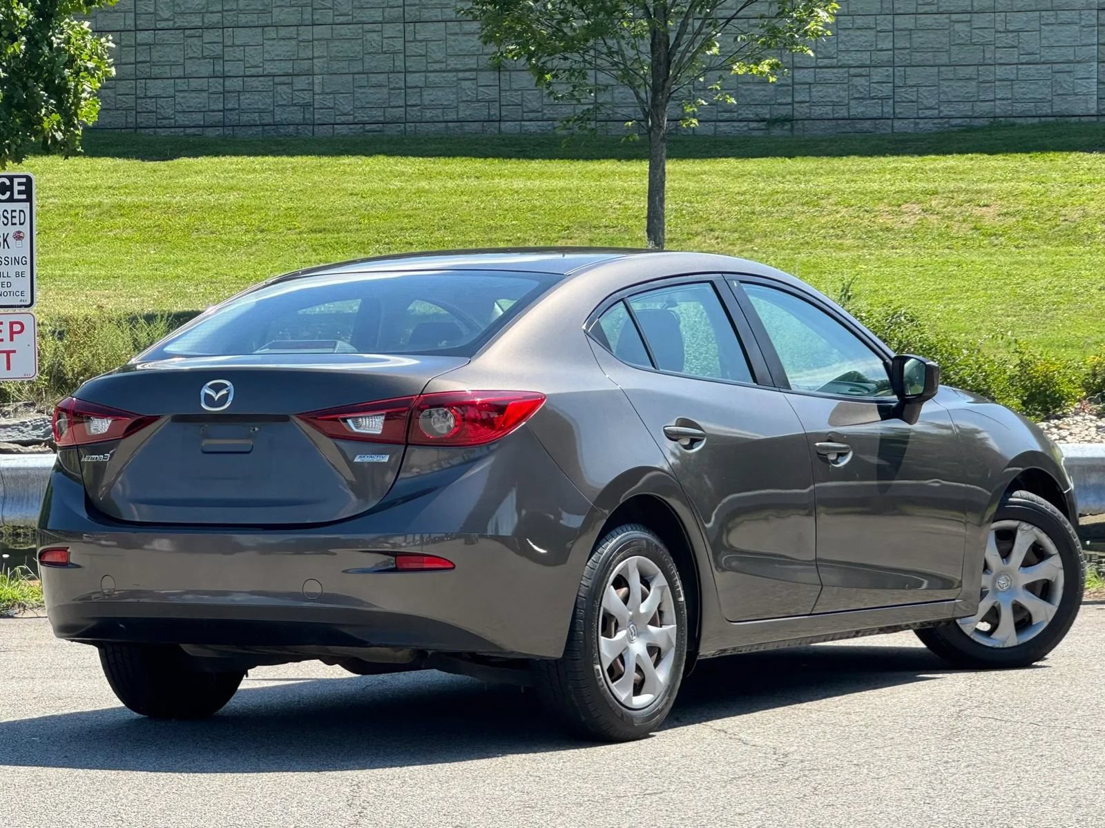 Used 2014 MAZDA MAZDA3 i Sport FWD image 7