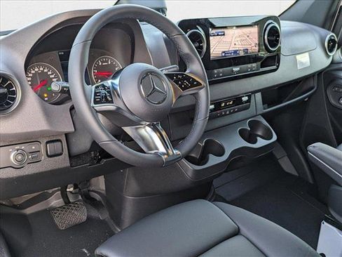 New 2025 Mercedes-Benz Sprinter 2500 image 3