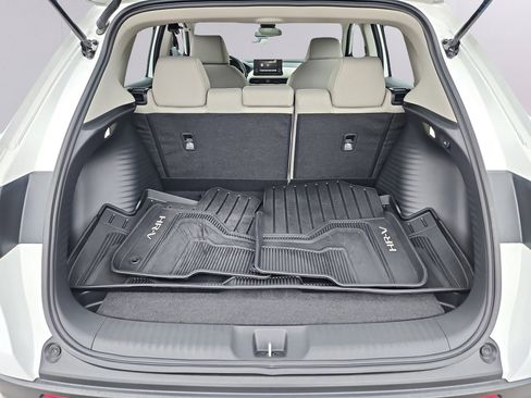 Certified 2025 Honda HR-V LX image 28
