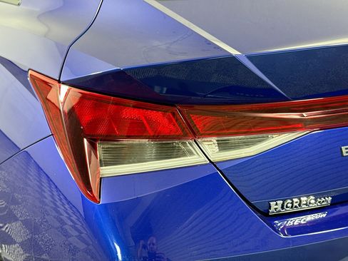 Used 2021 Hyundai Elantra SEL image 36