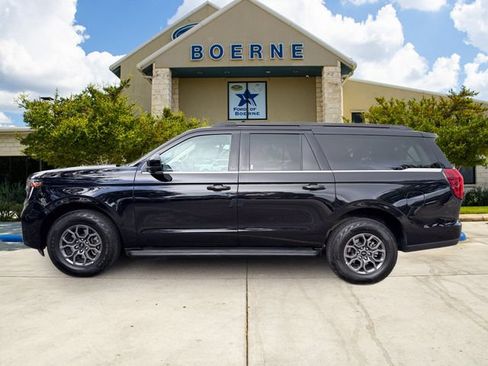 Used 2025 Ford Expedition Max Active AWD/4WD image 2