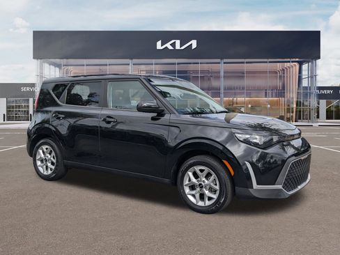 Certified 2023 Kia Soul LX w/ LX Technology Package image 1