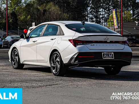 Used 2025 Hyundai Elantra Sport FWD image 6