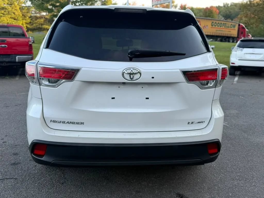 Used 2015 Toyota Highlander Plus AWD/4WD image 5
