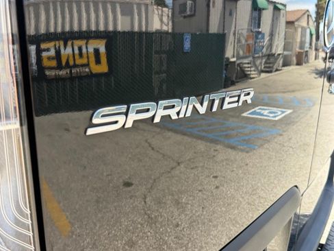 Used 2022 Mercedes-Benz Sprinter 2500 image 63