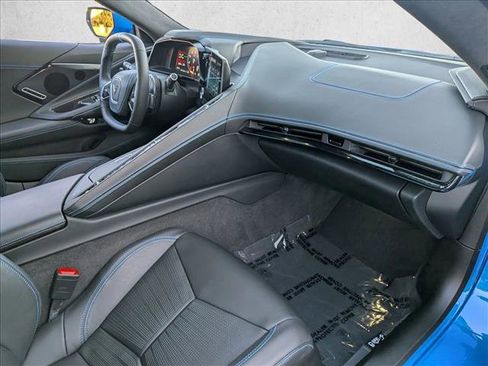 Used 2025 Chevrolet Corvette Stingray Premium Conv w/ Z51 Performance Package RWD image 27