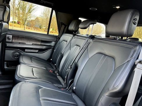 Used 2020 Ford Expedition Limited image 18