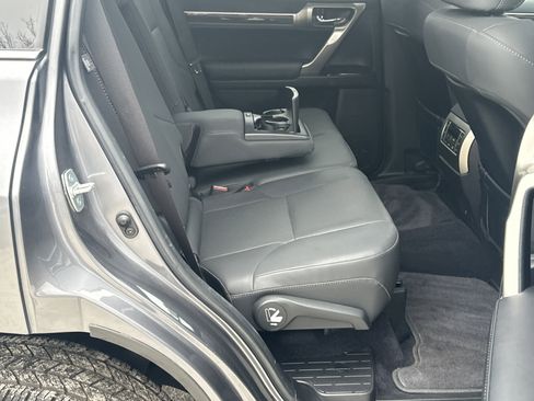 Used 2021 Lexus GX 460 Premium w/ Premium Package image 15