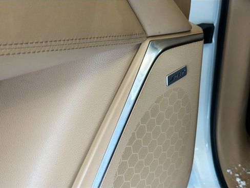 Used 2018 Cadillac Escalade ESV Platinum image 19