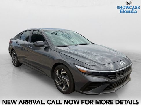 Used 2025 Hyundai Elantra Sport FWD image 6