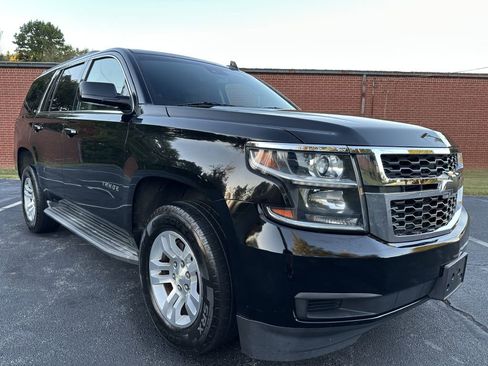 Used 2017 Chevrolet Tahoe LT image 2