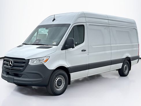 New 2025 Mercedes-Benz Sprinter 2500 image 1