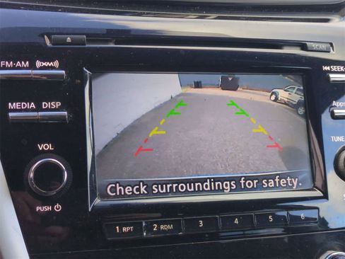 Used 2015 Nissan Murano S image 29