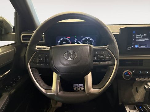 Used 2025 Toyota Tacoma TRD Sport image 13