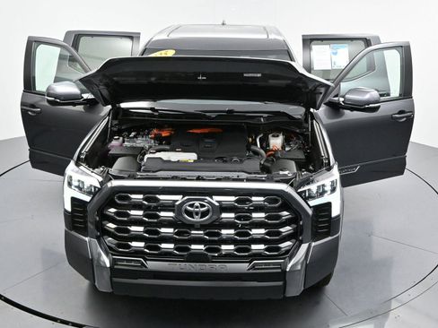 Used 2025 Toyota Tundra Platinum AWD/4WD image 43