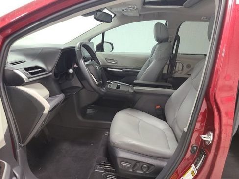 Certified 2024 Toyota Sienna XLE AWD/4WD image 20