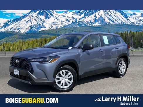 Used 2025 Toyota Corolla Cross L AWD/4WD image 1
