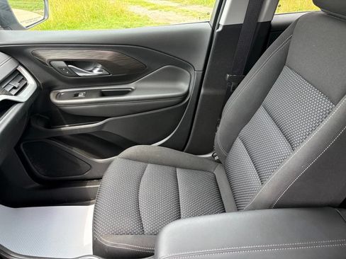 Used 2023 GMC Terrain SLE w/ Driver Convenience Package FWD image 17