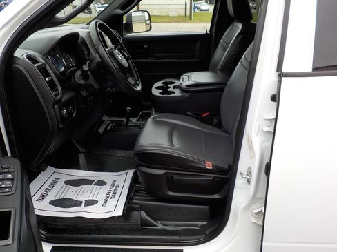 Used 2022 RAM 2500 Tradesman w/ Chrome Appearance Group image 12