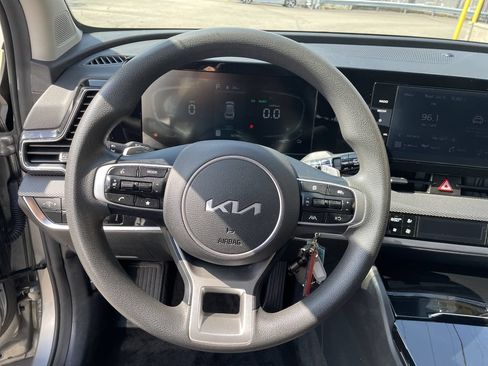 Used 2025 Kia Sportage LX AWD/4WD image 16