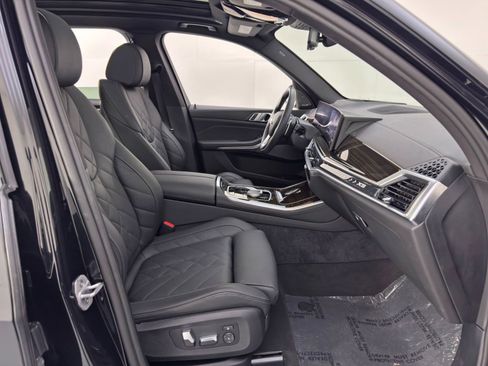 Used 2024 BMW X5 sDrive40i w/ Premium Package image 16