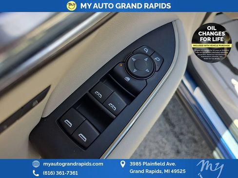 Used 2023 Buick Envision Avenir AWD/4WD image 11