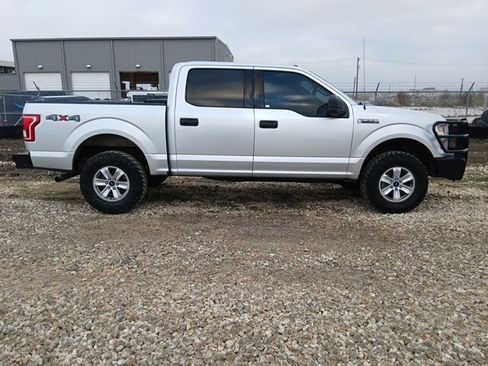 Used 2017 Ford F150 XLT image 5